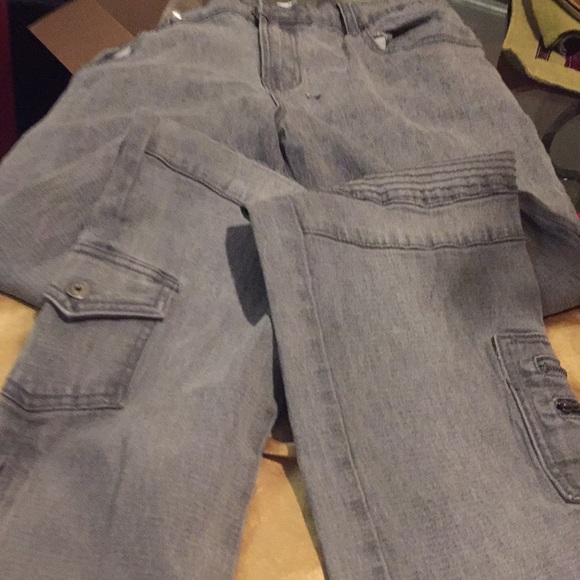 Denim - 🎈Preowned Light Gray Jeans by DG2